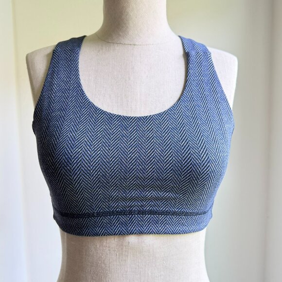 Lululemon 'All Sport Bra' Blue Black Chevron Sports Bra - Size 6 - Picture 1 of 6